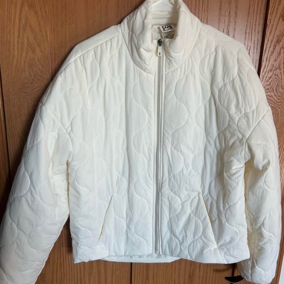 Avalanche Jackets & Blazers - NWOT Women's Avalanche White Quilted Jacket